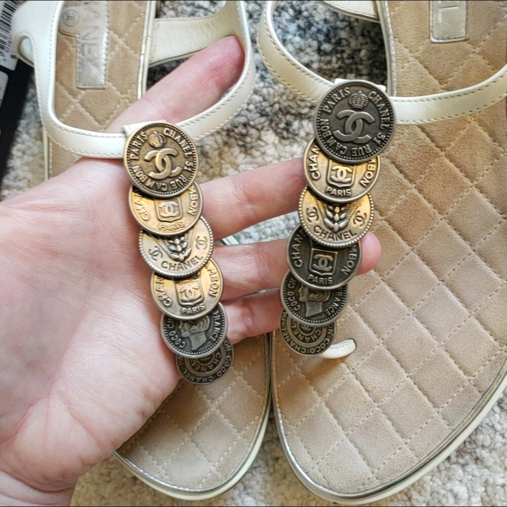 Chanel CoCo Coin Medallion Thong Sandals SIZE 39 Rue Cambon
